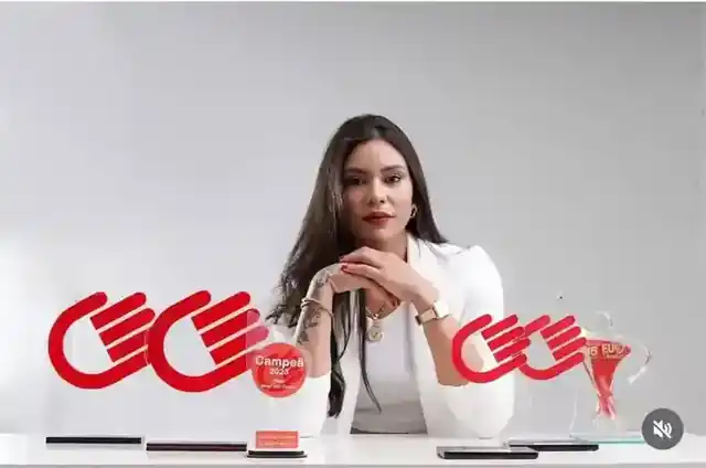 Vitória Gomes com reconhecimentos profissionais